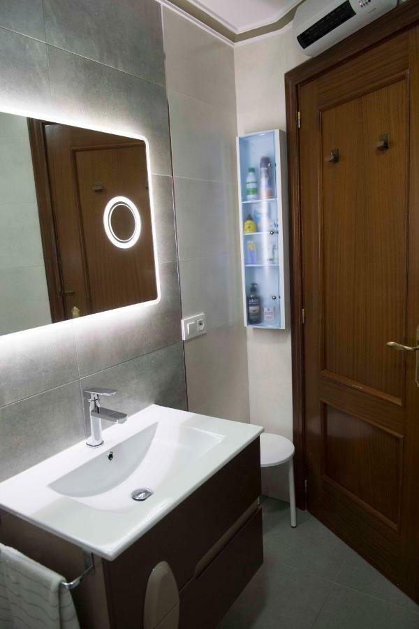 Culturas Y Colores En -wifi Alta Velocidad, Netflix, Parking -promocion Empresas- Apartment Almagro